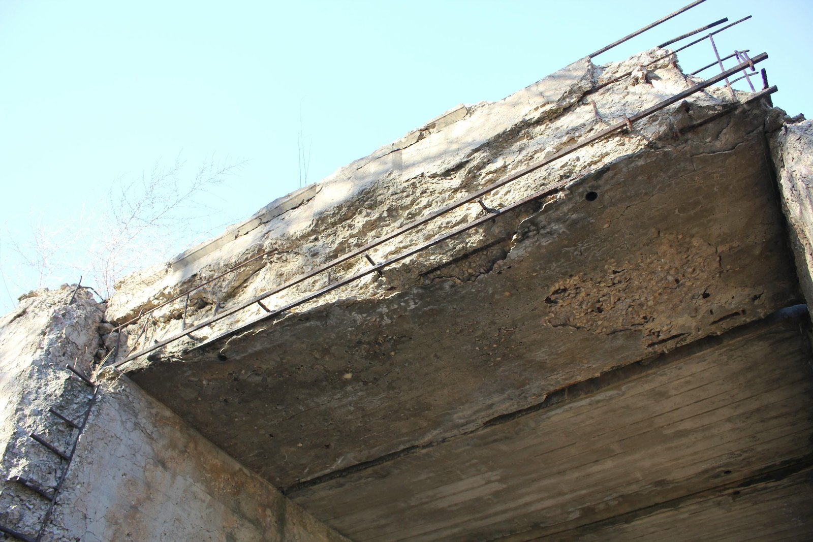 Severe spalling on span #14 of south track
